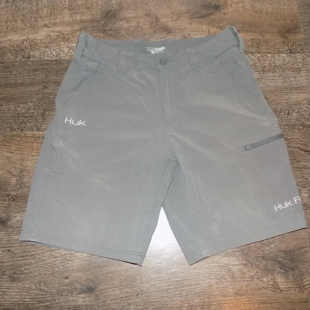 Huk Fishing Shorts Mens L Gray Performance Outdoor Stretch Cargo Pockets